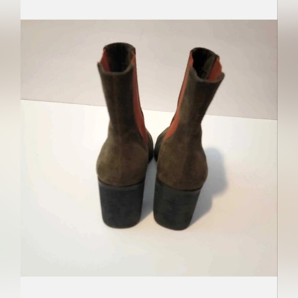 NWB LOGO BY LORI GOLDSTEIN COLL LOW SHAFT ITALIAN OLIVE ORANGE SUEDE BOOTS 9.5 - Picture 10 of 14